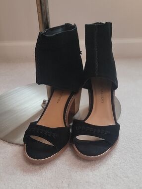 Chinese laundry sandals